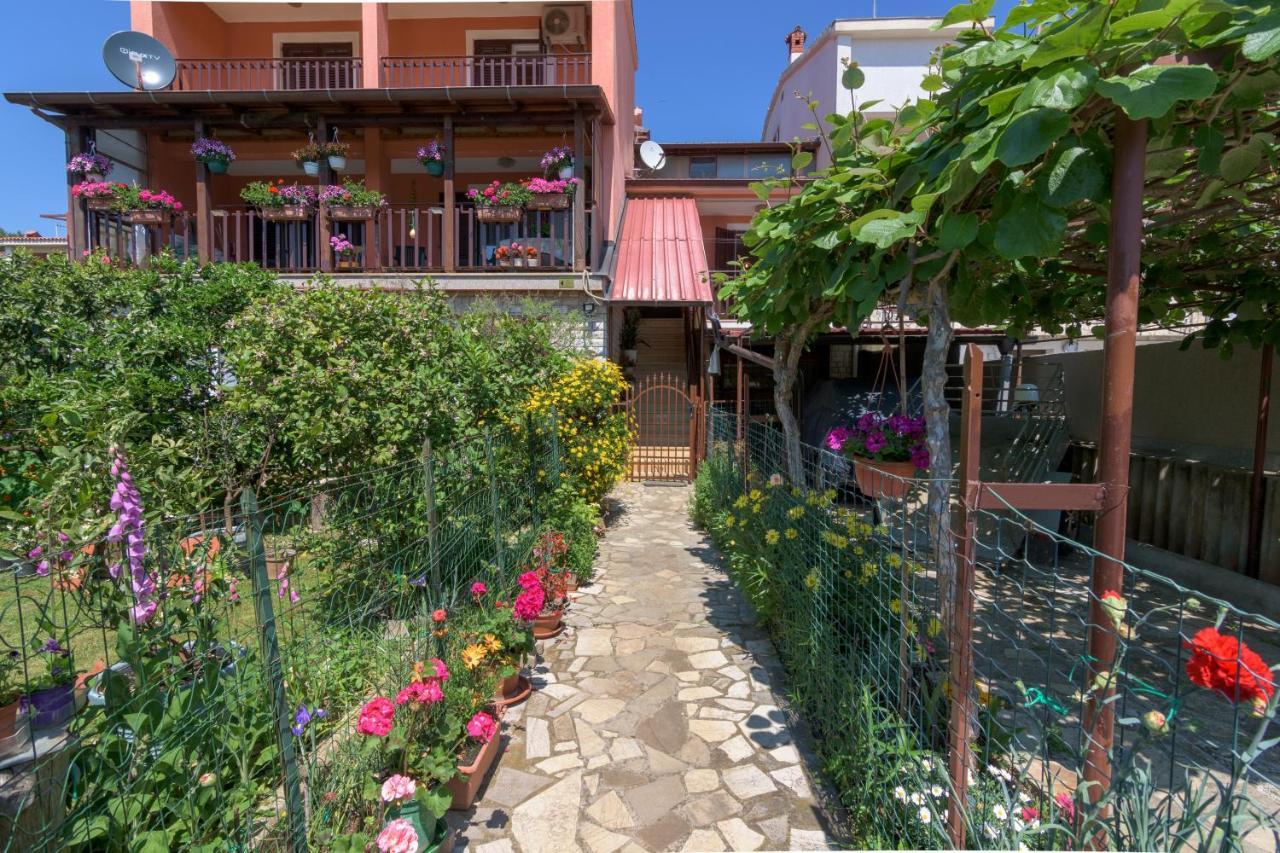 Apartments With A Parking Space Pula - 16053 외부 사진