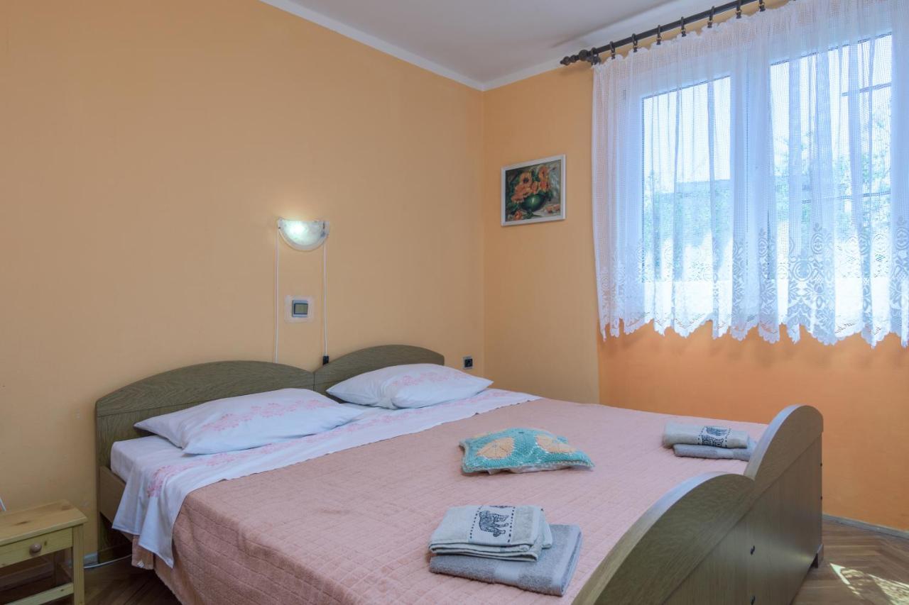 Apartments With A Parking Space Pula - 16053 외부 사진